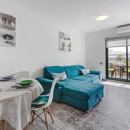 אדחה Cozy Apartment In El Duque By Altamarhomes מראה חיצוני תמונה