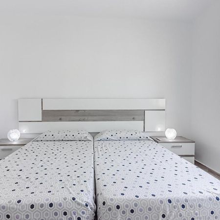 אדחה Cozy Apartment In El Duque By Altamarhomes מראה חיצוני תמונה