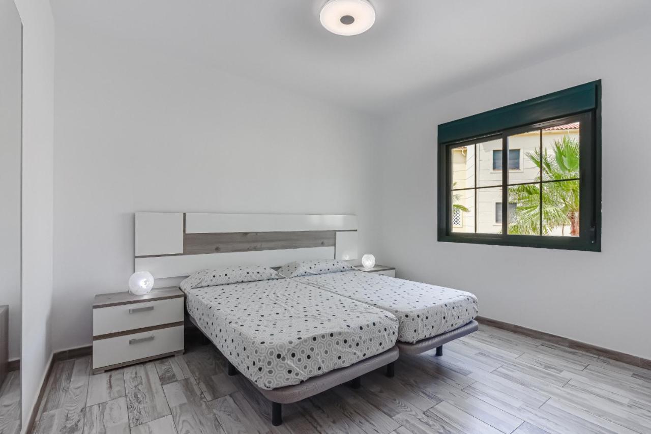 אדחה Cozy Apartment In El Duque By Altamarhomes מראה חיצוני תמונה