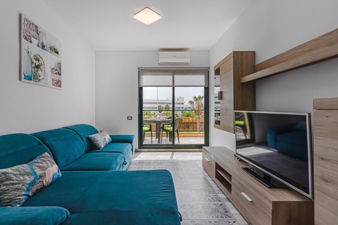 אדחה Cozy Apartment In El Duque By Altamarhomes מראה חיצוני תמונה