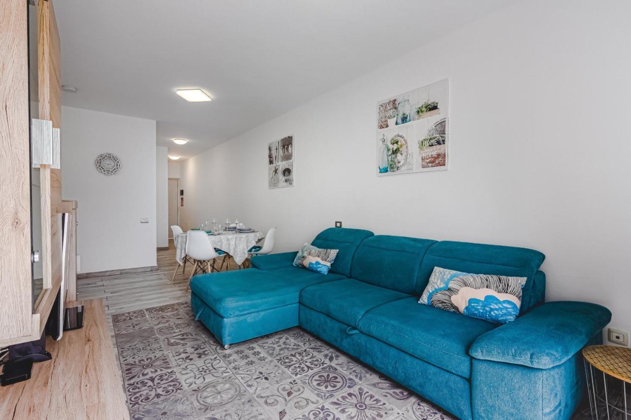 אדחה Cozy Apartment In El Duque By Altamarhomes מראה חיצוני תמונה