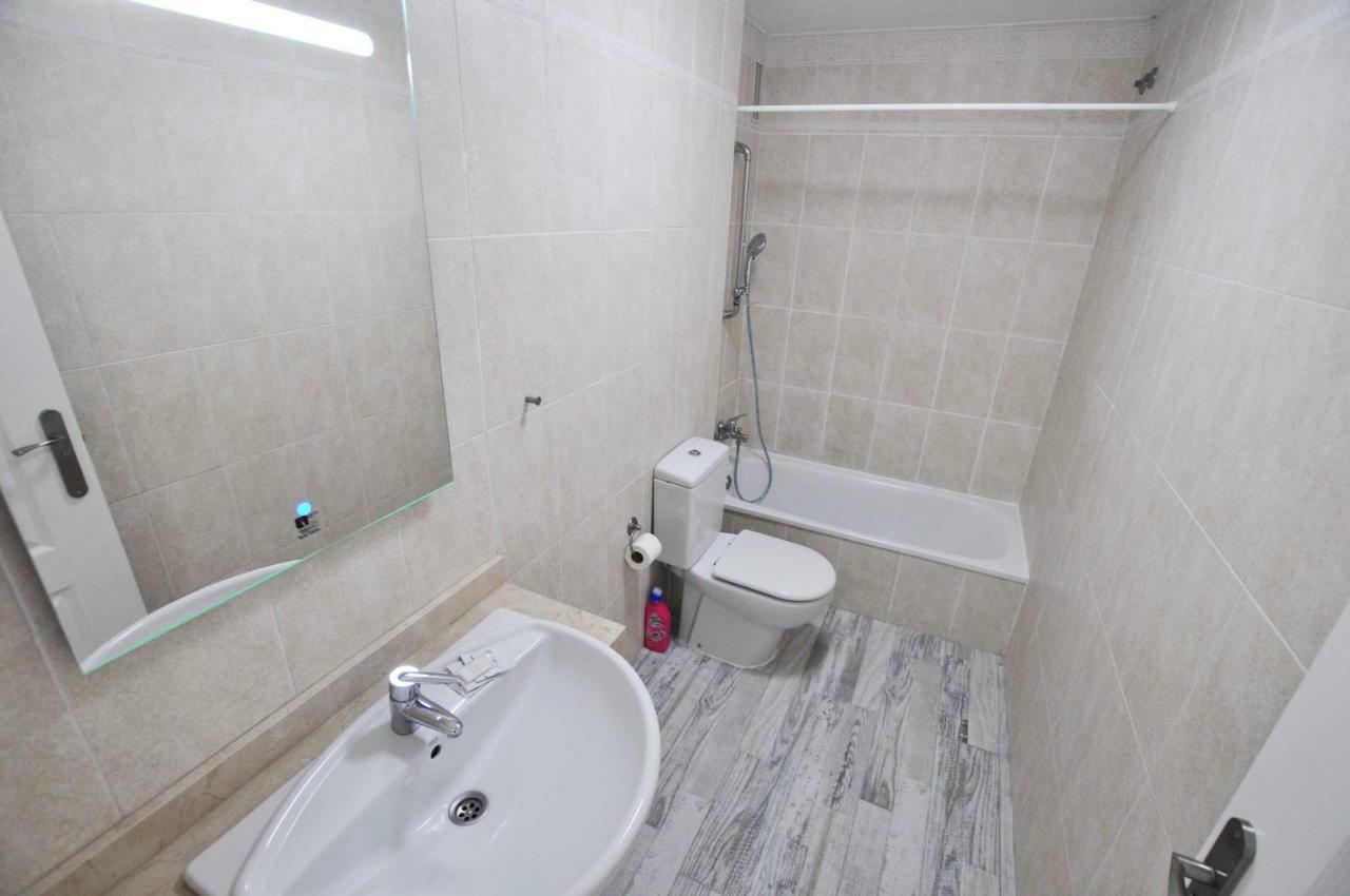 אדחה Cozy Apartment In El Duque By Altamarhomes מראה חיצוני תמונה